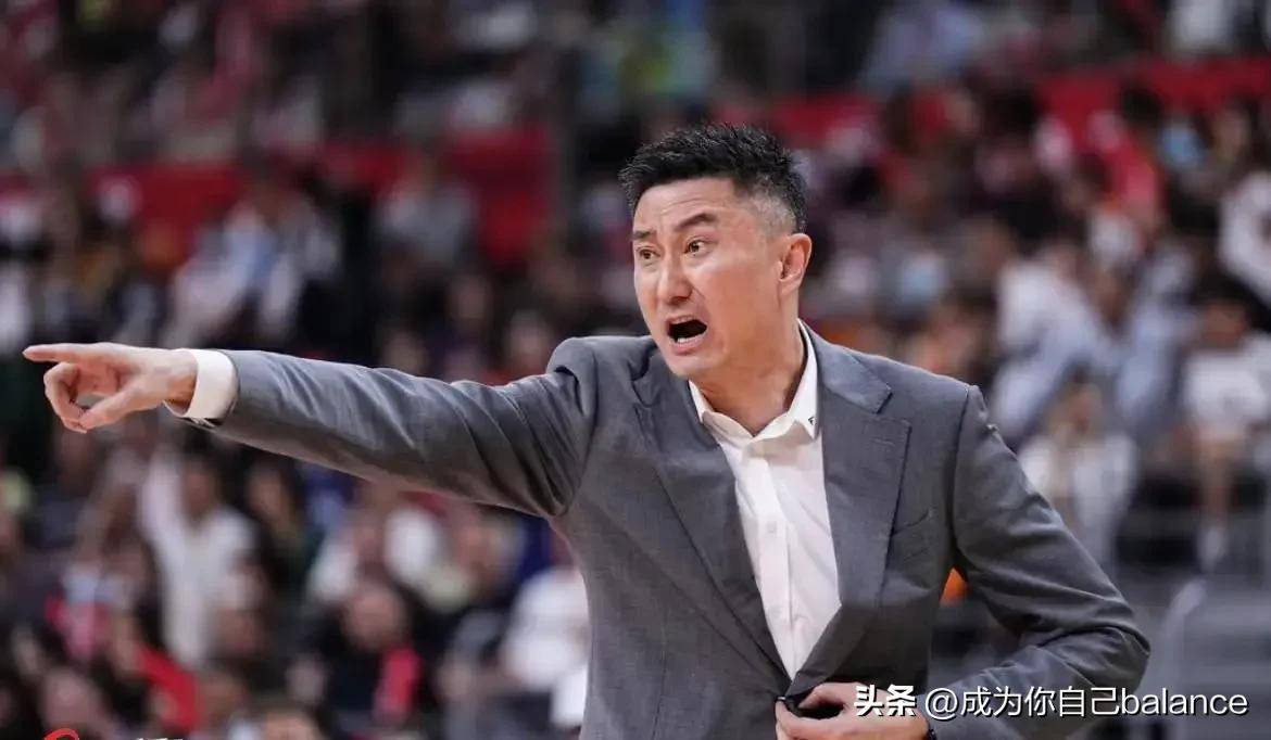 包含河南男篮客场惜败广州男篮，无缘胜利的词条
