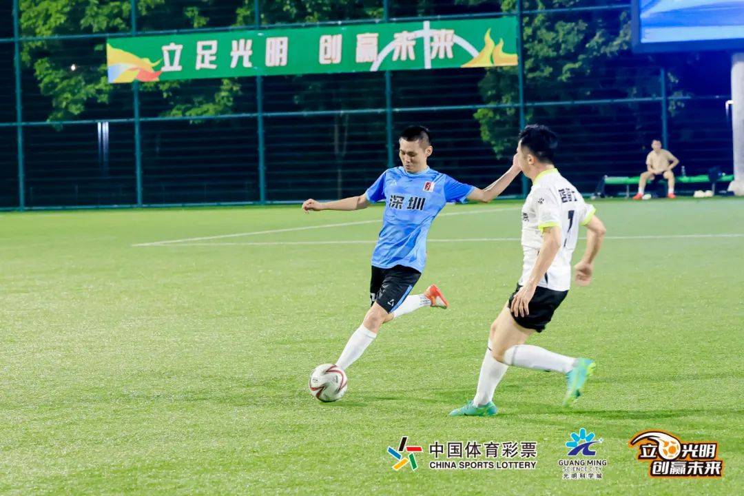 精彩比赛掀起热潮，球员拼至最后