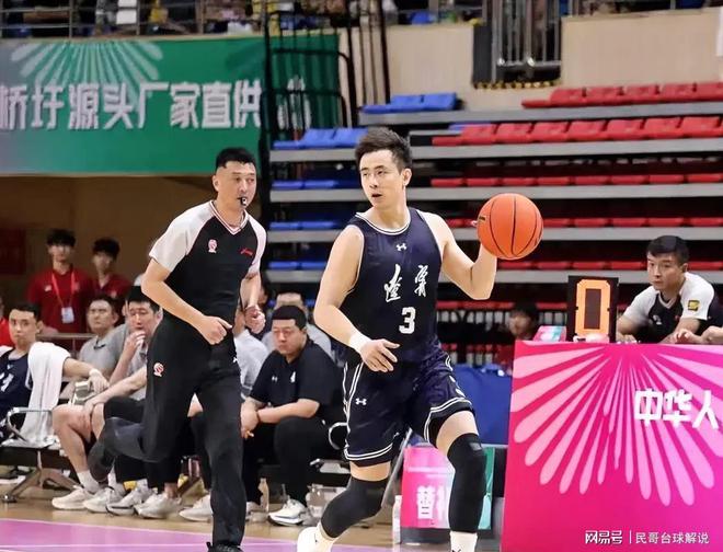 包含山东男篮备战对抗福建队，全队精神抖擞的词条