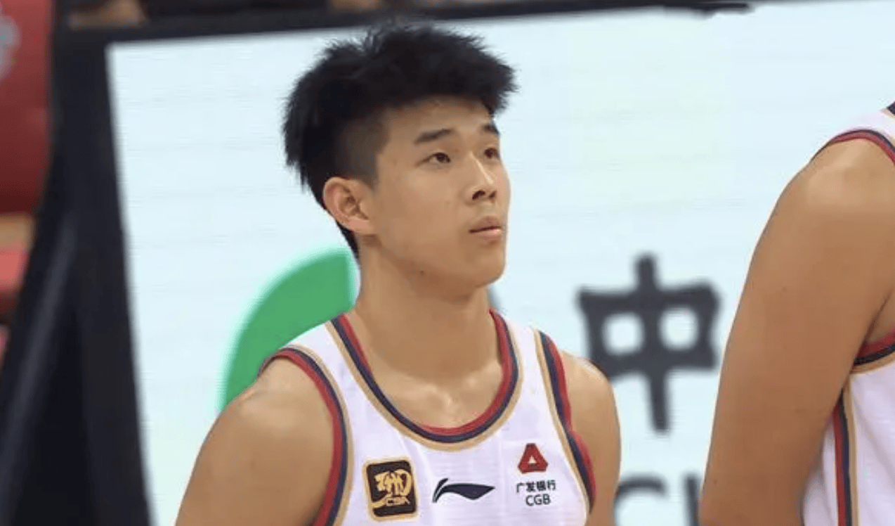 包含辽宁男篮豪取福建队胜利，全队高效合作取胜的词条