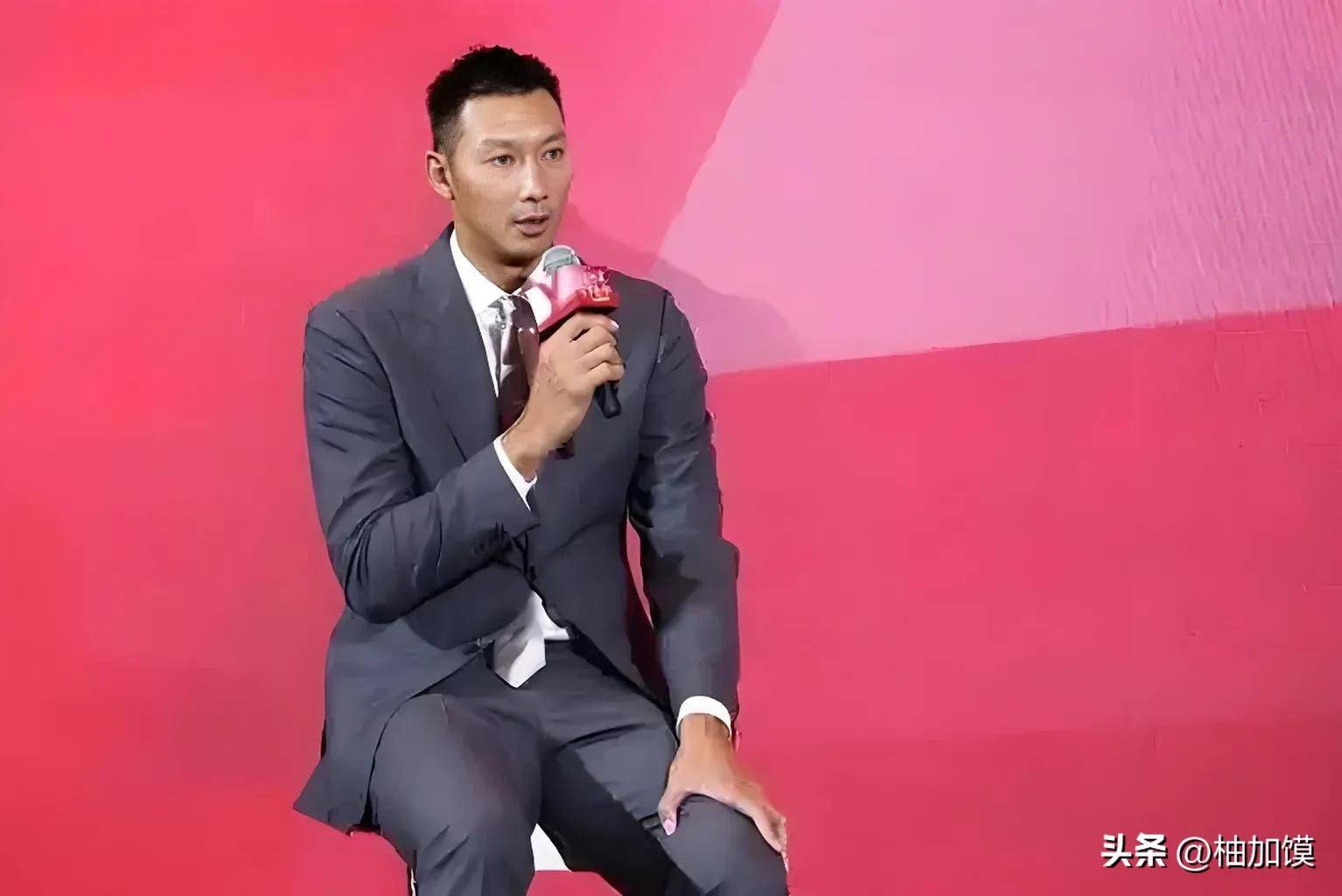 央视取消易建联专访引热议，球迷猜测和去年事件有关洗白