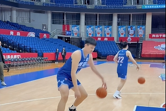 杨瀚森本赛季个人集锦上篇：场均2.8封盖领跑CBA的简单介绍