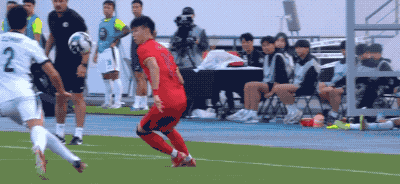 这配合太精彩！国足1-0中国香港，黄政宇破门，东亚杯首球到来了的简单介绍