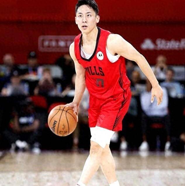 包含渡边和比江岛慎缺席亚洲杯河村勇辉首选NBA机会的词条