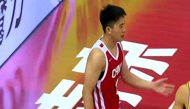 难绷！中国男篮出现23次失误全队只有9次助攻