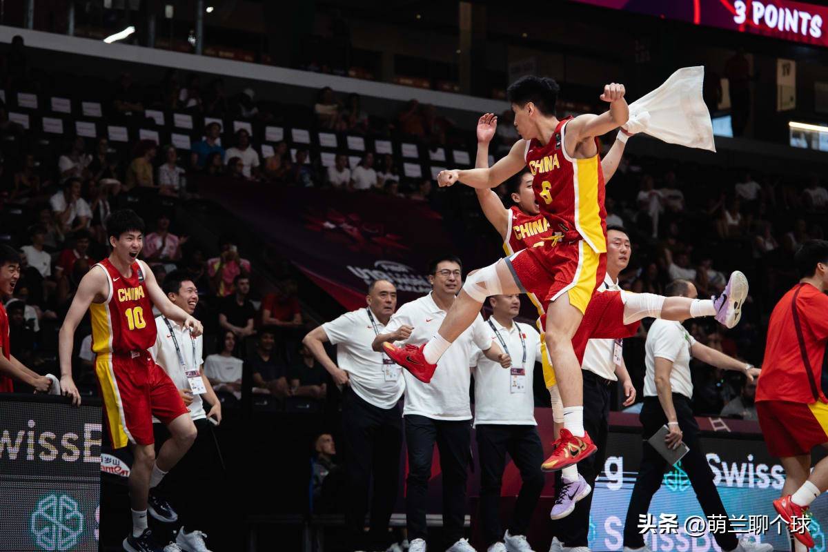 难绷！中国男篮出现23次失误全队只有9次助攻