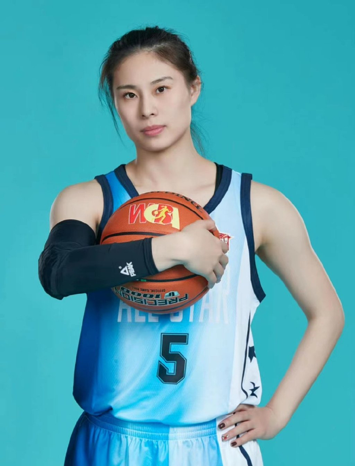 关于王思雨女篮热身赛集锦：对阵澳大利亚得到21分5篮板的信息
